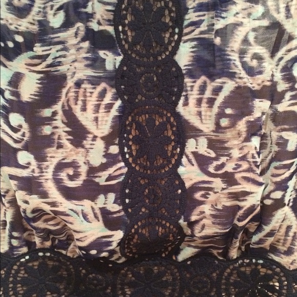 BCBG Aymeline Lace-Trim Print-Blocked Dress - Picture 2 of 6